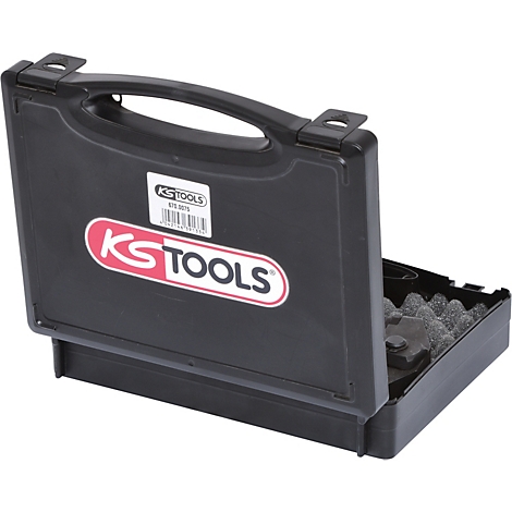 Schwarzer Werkzeugkoffer, teilweise geöffnet. Aufgedrucktes Logo: KS TOOLS.